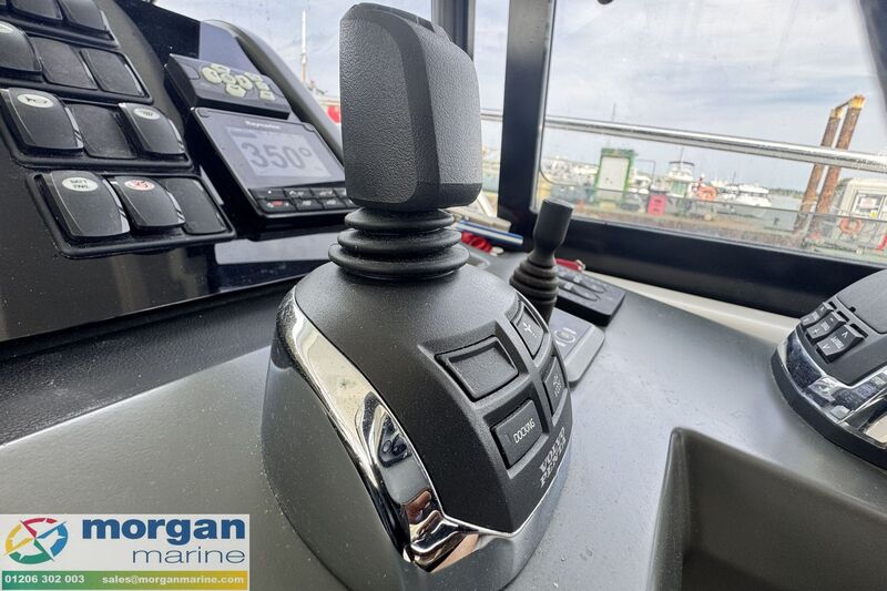 Jeanneau Leader 40 - joystick Jeanneau Leader 40 