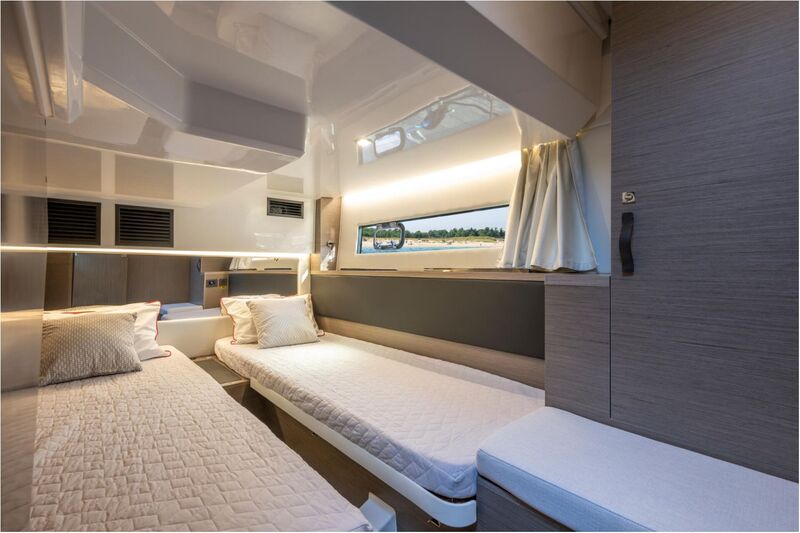  Jeanneau Merry Fisher 1295 Coupe
