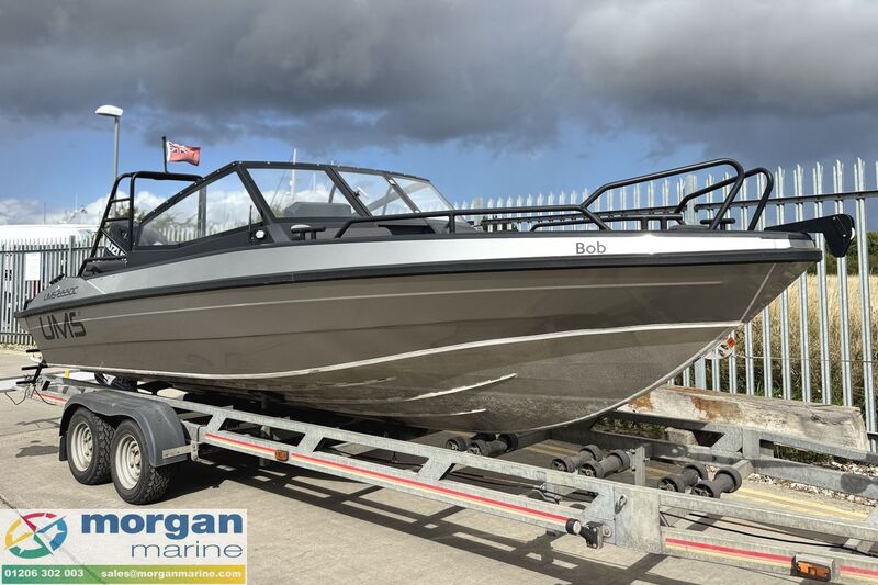  UMS 655  DC Bow Rider