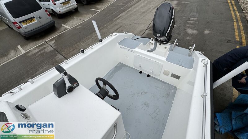  Atlantis  16 centre console