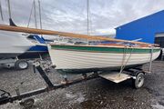 Jilly-Bee-with-trailer-1 Clinker Sailing dayboat 