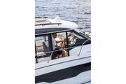 Jeanneau Merry Fisher 895 - helm side door for easy access to the side deck and cleats Jeanneau Merry Fisher 895 Series 2