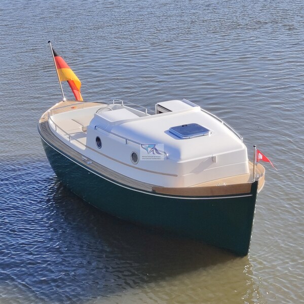 Tuck 22 4 Yachtwerft Hamburg GmbH Elektro Tuckerboot 22f