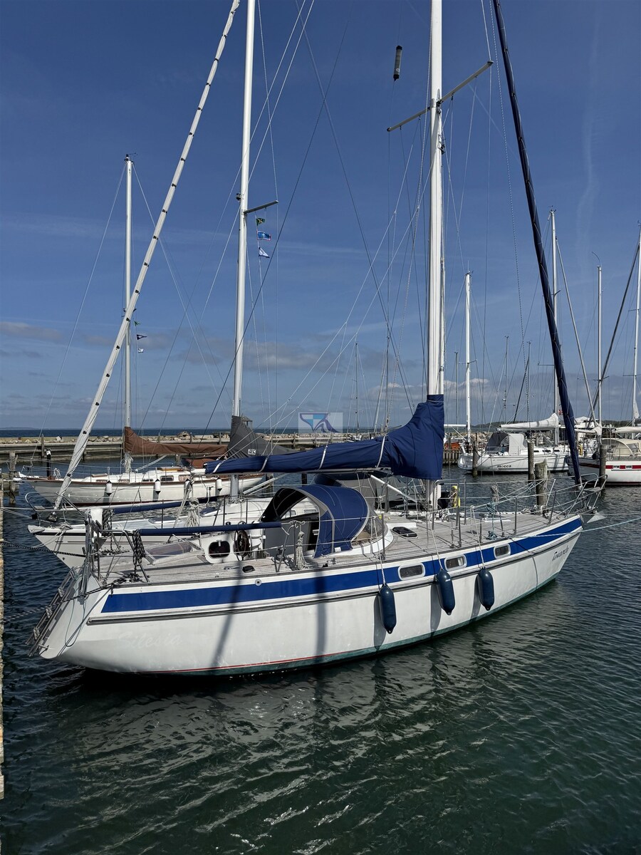 Genzel Werft Phantom 35 for sale