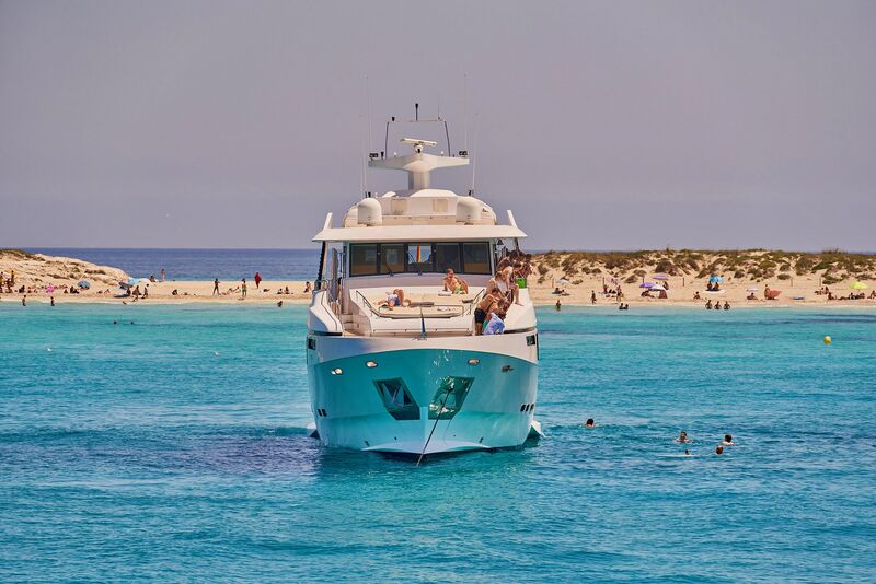  EXPLORER YACHT 92 Pro 50 PAX