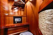  ASTONDOA 72 GLX