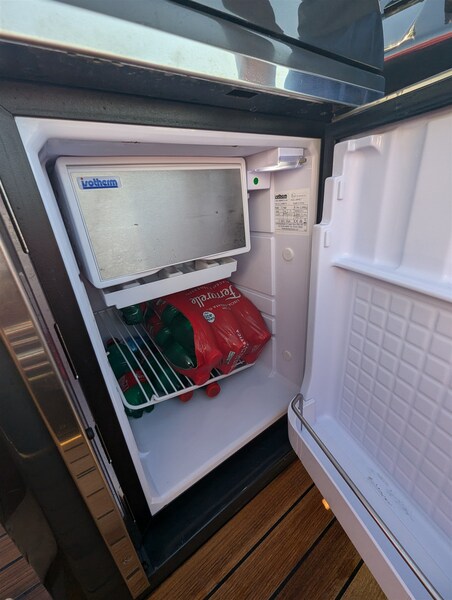 Lomac Adrenalina 7.5 fridge Lomac Nautica ADRENALINA 7.5