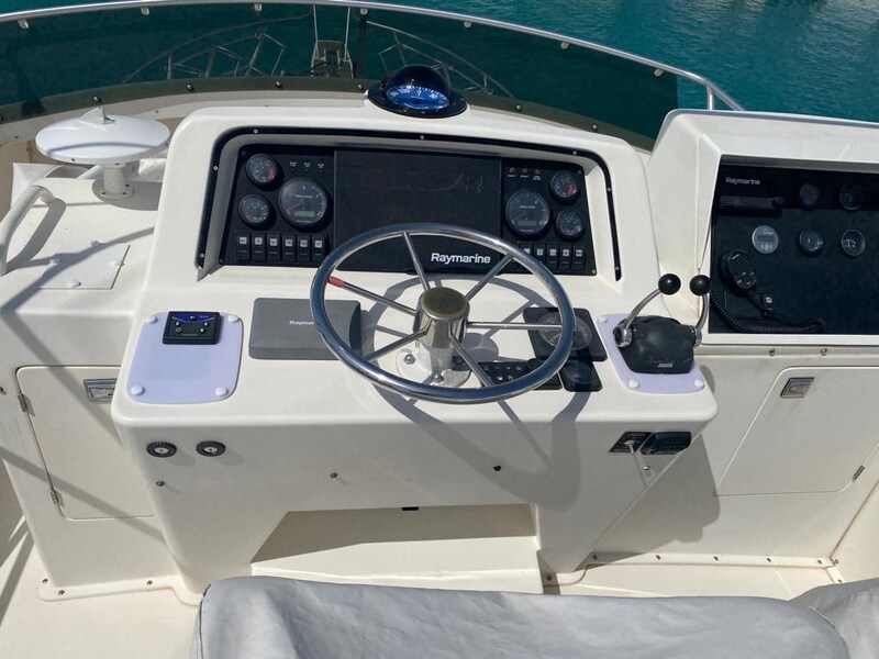 Bertram 37, Fly helm Bertram Yacht 37' Convertible