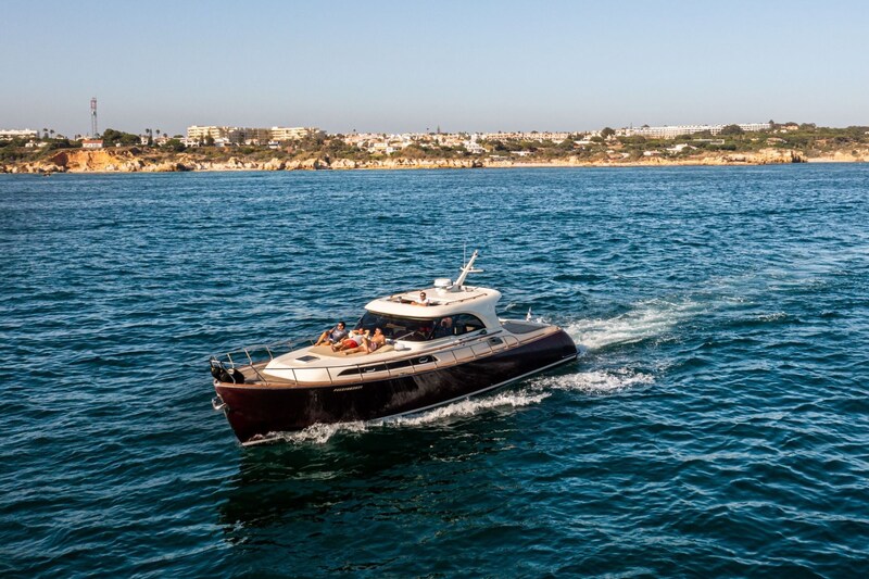 Dolphin 51 cruising Mochi Craft MOCHI 51 DOLPHIN