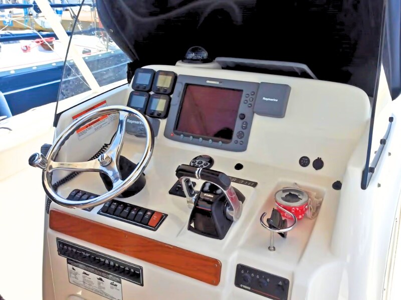 Pursuit 310 Sport Helm Station Pursuit S 310 Sport