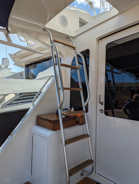 Viking 54 Convertible Fly stair Viking Yachts 54' Convertible
