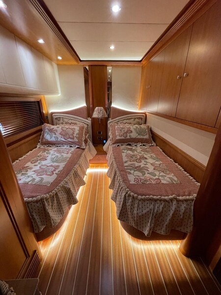 Alalunga 85 Sport X fìguest cabin twin Alalunga Open 85 Sport X