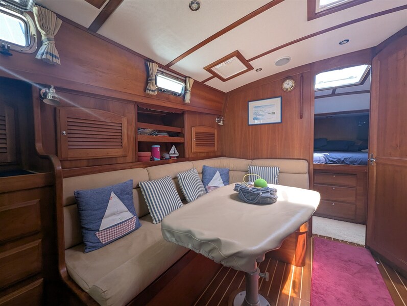 Sabre 42 Express dinette detail Sabre Yachts 42' Hard Top Express