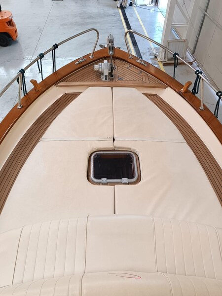 Apreamare 750 premiere dame-47 Apreamare APREA 750 MIDCABIN