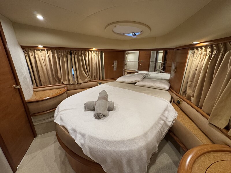 AZ 62E Vip cabin Azimut 62E