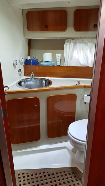 {I} Bathroom Azimut AZ 35