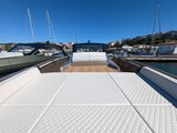 Apex 60 bow sunpad Apex Yachts Apex 60