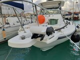 Boston 28 Outrage bow detail Boston Whaler OUTRAGE 28