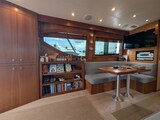 Hatteras 50 dinette Hatteras 50 CONVERTIBLE