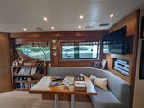 Hatteras 50 salon side Hatteras 50 CONVERTIBLE