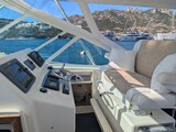 Cabo 38 Express helm station Cabo 38' Express