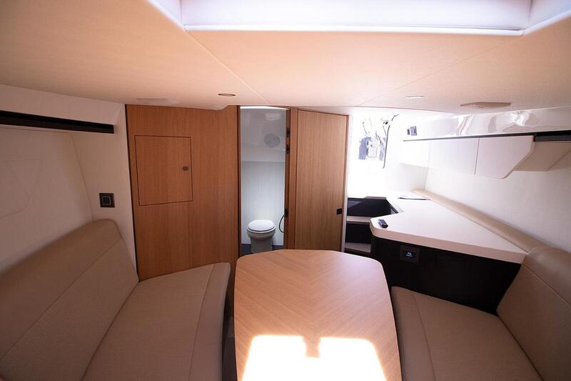  Fairline F Line 33