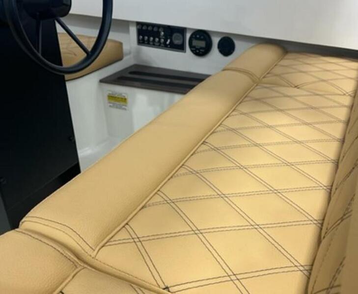  Vision Fantail 217