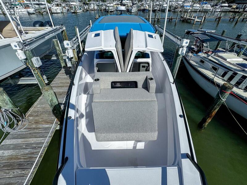  Axopar 37 Cross Cabin