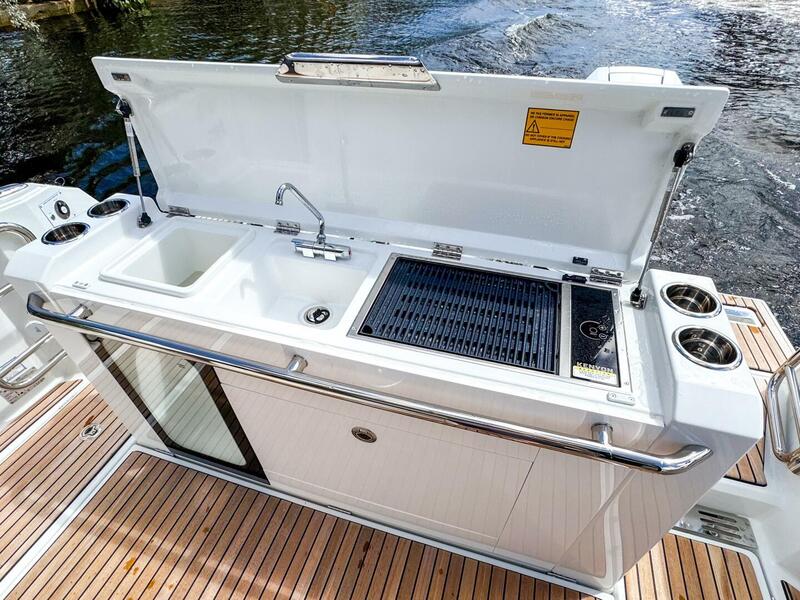  Wellcraft 38 Explorer