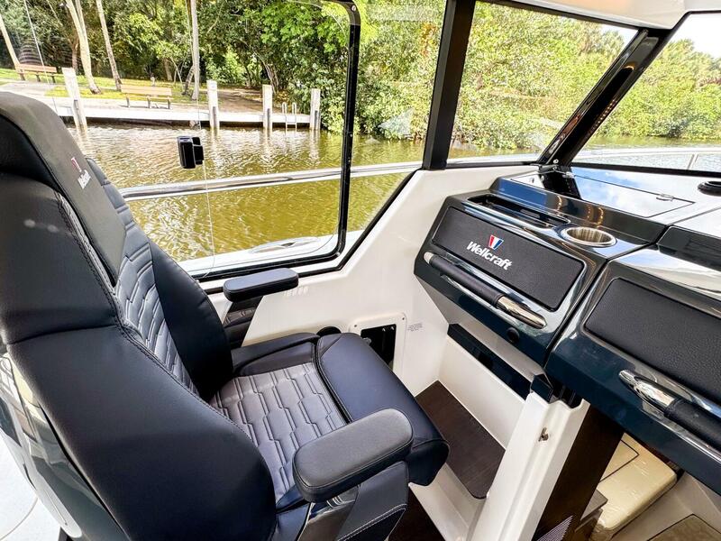  Wellcraft 38 Explorer