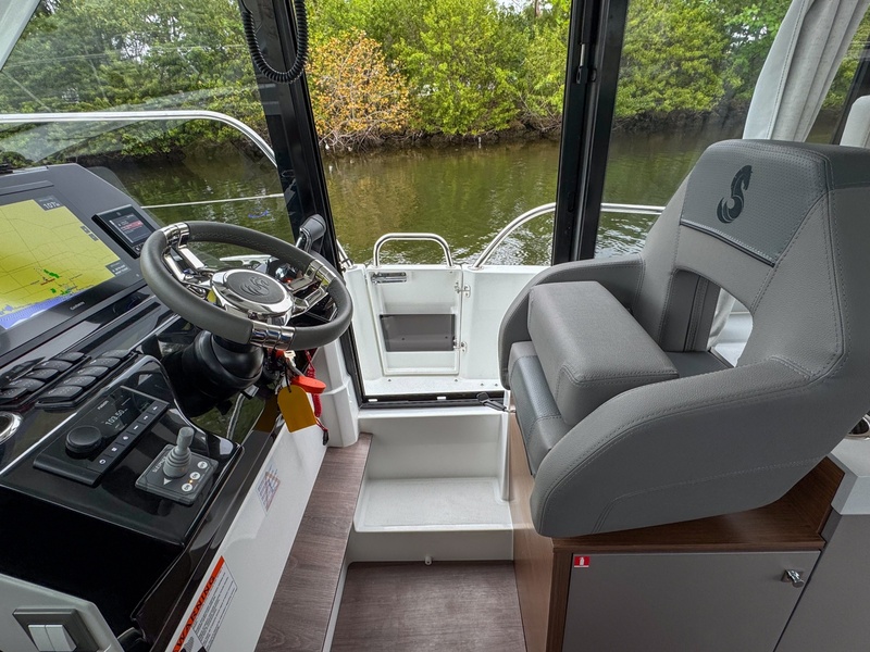  Beneteau Antares 11