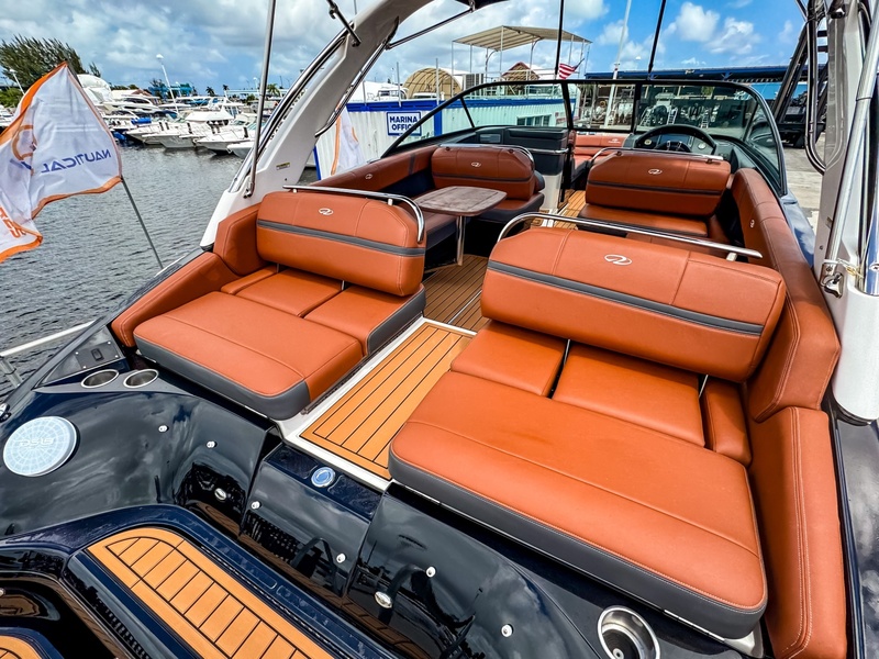  Regal 2800 Bowrider