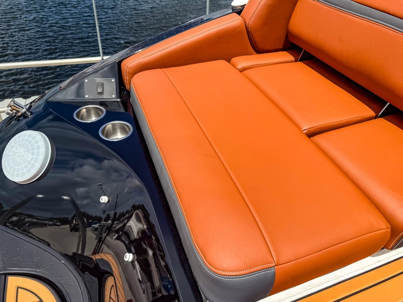  Regal 2800 Bowrider