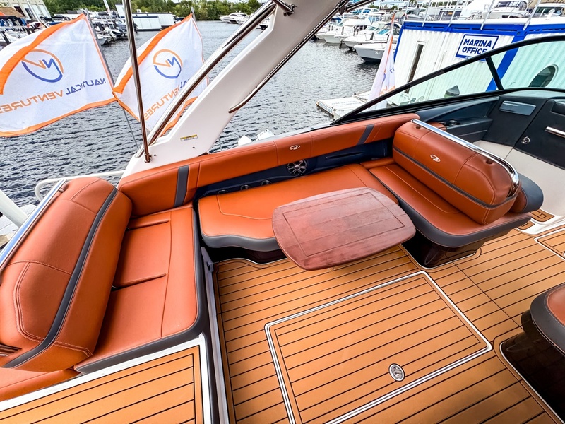  Regal 2800 Bowrider