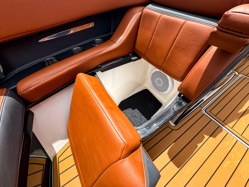  Regal 2800 Bowrider