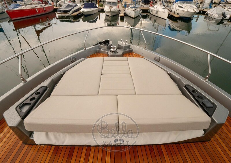 Cranchi 52S used boat - sale - occasion- bellayacht -occasion - motorboat- bateau a moteur - flybridge  (4) Cranchi 52S