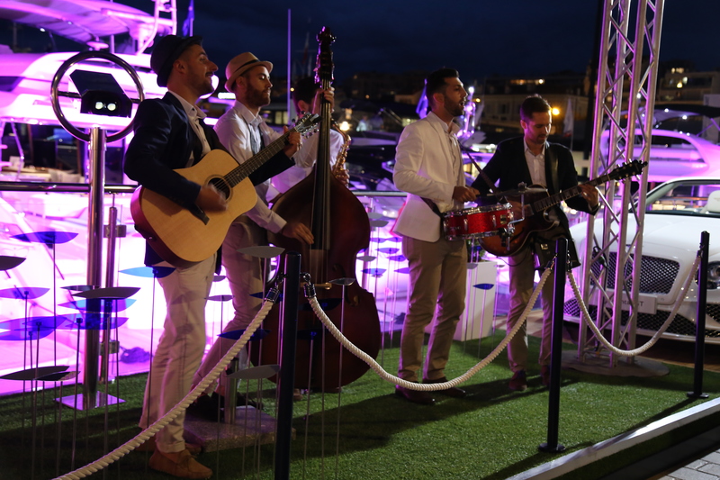 Cannes Yachting Festival by night After dark att Cannes Yachting Festival