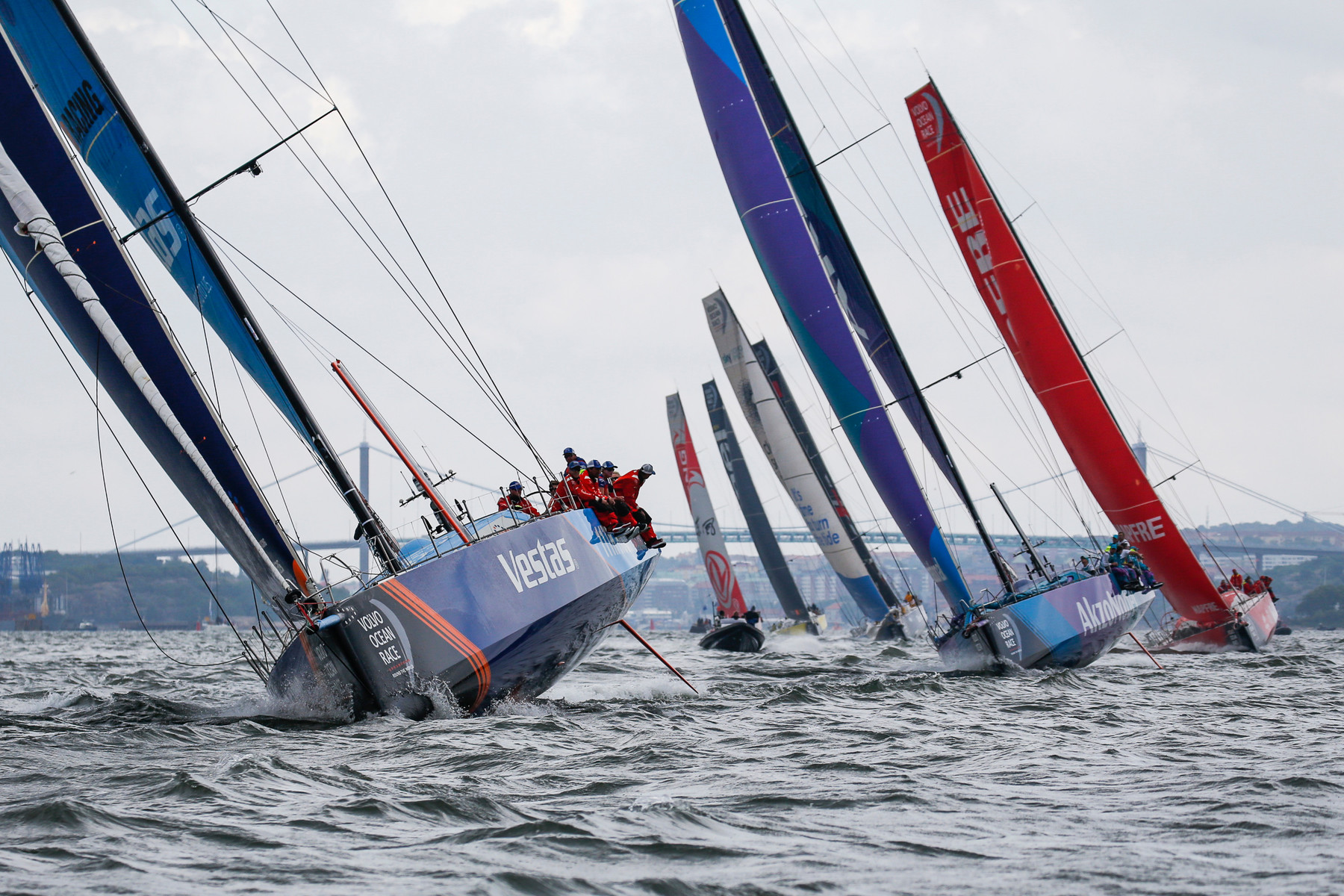 Vestas новости. Тримаран Volvo Ocean Race. Volvo Ocean Race. Вольво океан рейс.